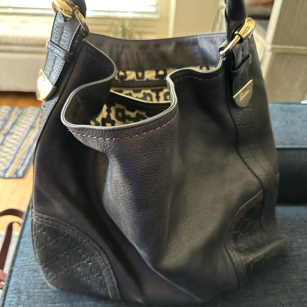 💯 Authentic Black Leather Gucci Bag